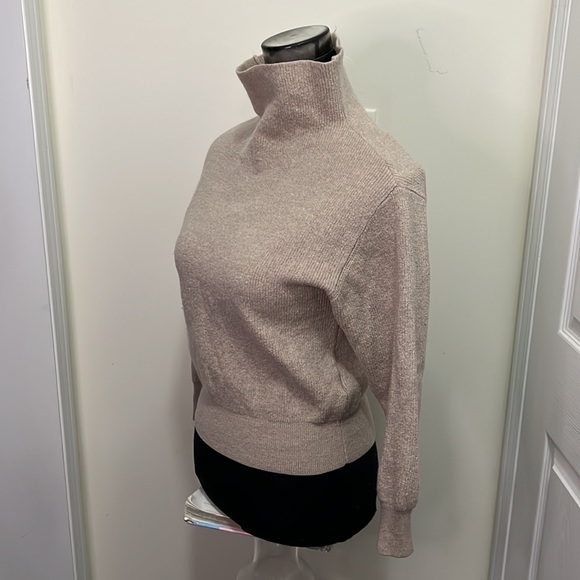 Aritzia Wilfred Rebecca Cropped 100% Wool Sweater Size Small - Picture 6 of 13